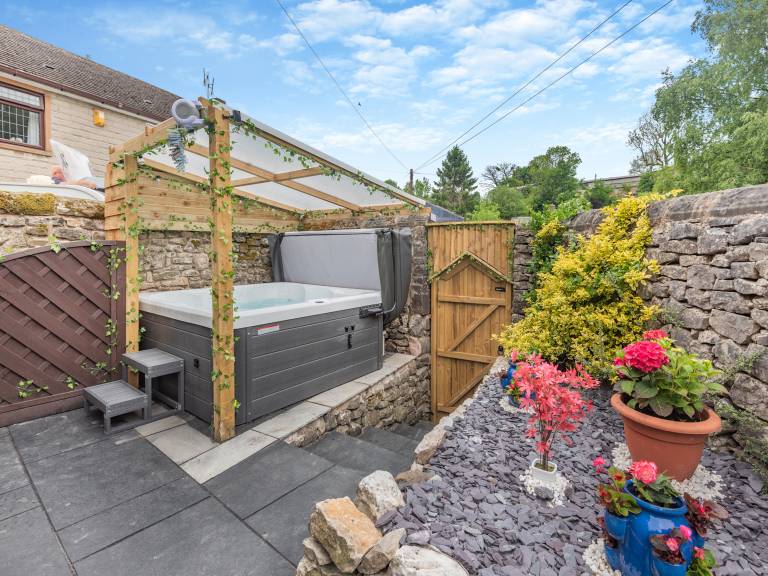 Child-friendly cottage with garden, barbeque & jacuzzi | Pets are welcome in Derby