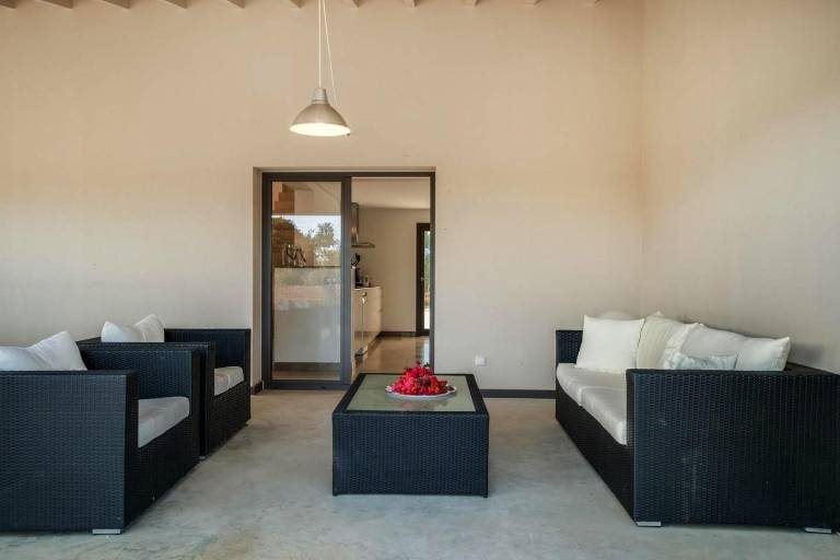 Family-oriented big house with barbeque, terrace & private pool | Pet-friendly — photo 4