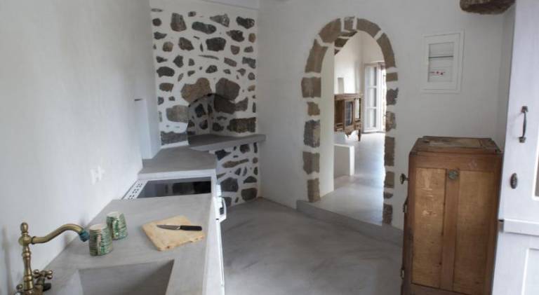 Vacation home with patio & hot tub — photo 4