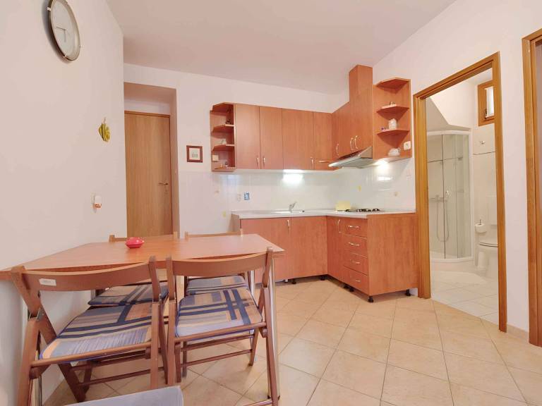 Holiday apartment in the centre with terrace — photo 5