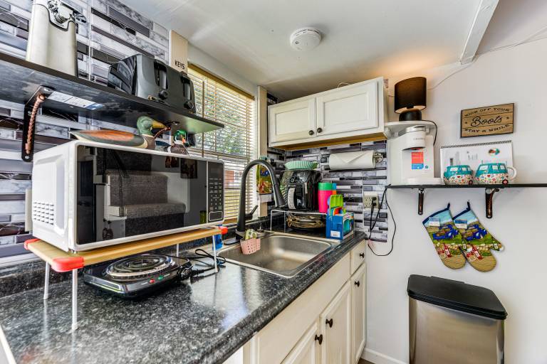 Pet-Friendly Raleigh Tiny Home w/ Patio — photo 5