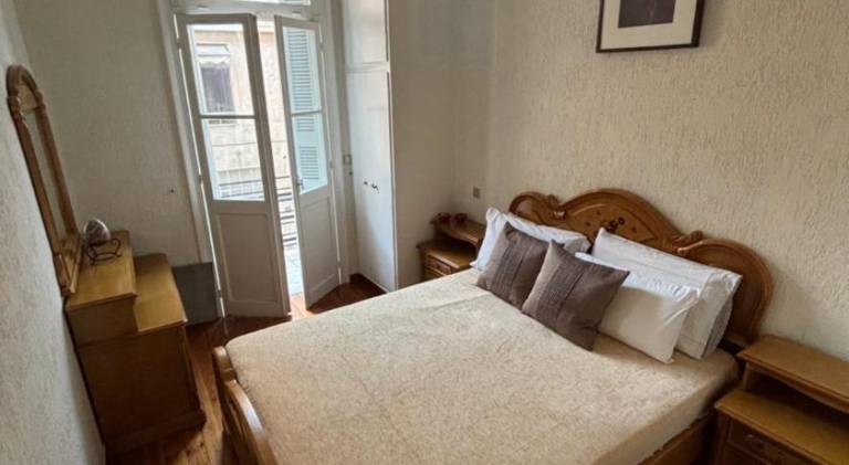 Holiday apartment with terrace in Athens