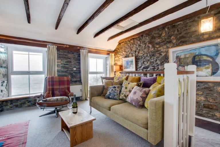 Fully equipped cottage with yard | Water view | Next to the beach | Pets allowed — photo 3