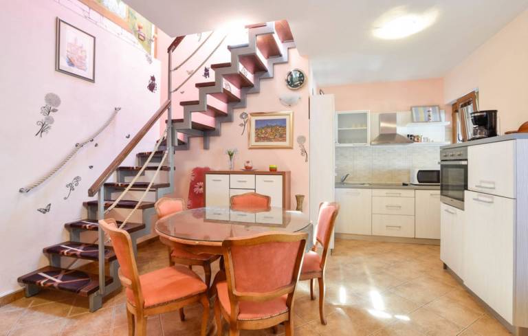 Fully equipped ample villa with barbecue, private pool & garden | Mountain view | Pets are welcome — photo 4