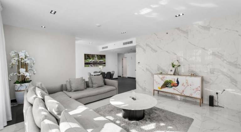 Sea View apt in JBR - 2 BR in front of the beach — photo 3