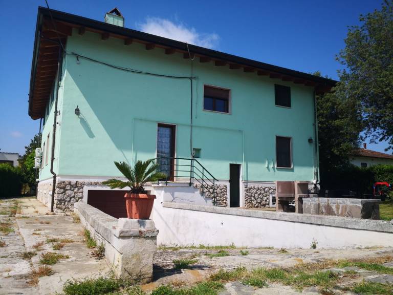 Villa with yard, pool & barbeque — photo 2