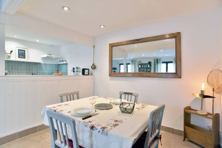 Vacation home with yard, barbeque & patio | Pet-friendly — photo 3