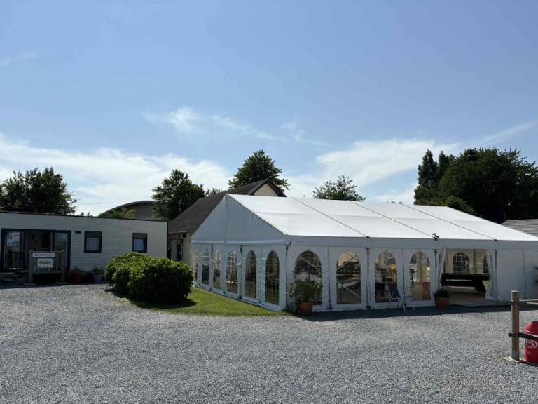 Mobile home with grill, heated pool & terrace — photo 3