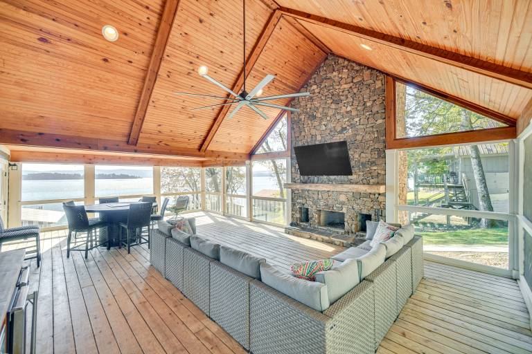 Dock + Panoramic Views: Guntersville Lake Retreat! — photo 3