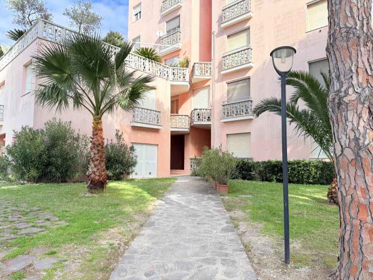 Ferienwohnung mit Pool in Marcelli, Italienische Adriaküste f&uuml;r max. 4 Personen