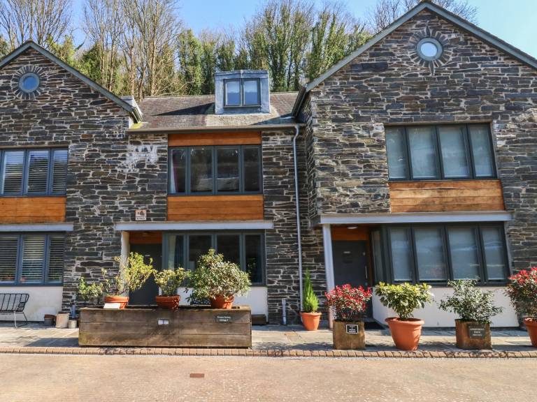 Cottage with garden | Beach view in Dartmouth