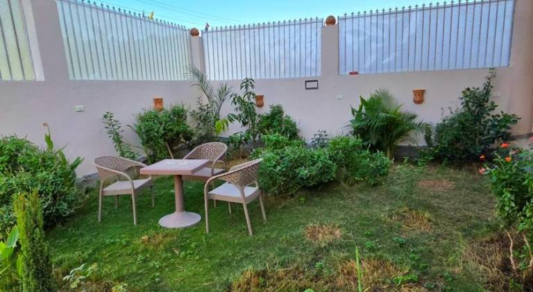 Rental apartment with patio & garden in Luxor