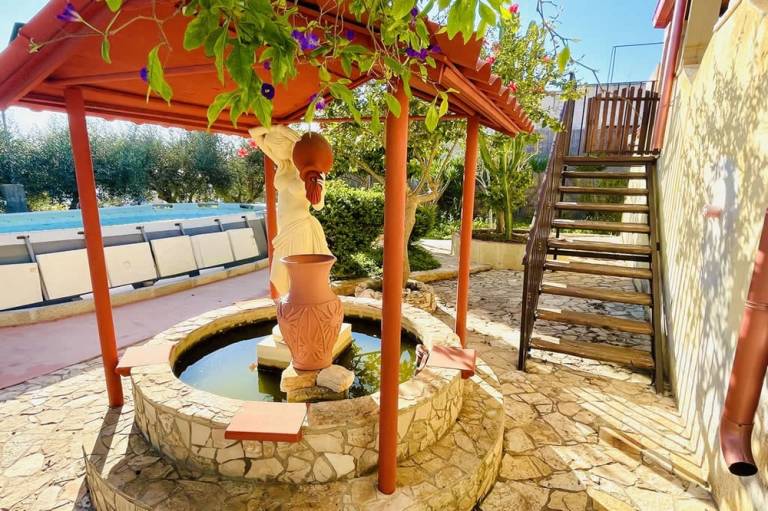 Nice house with barbeque, patio & private pool | Pets allowed — photo 4