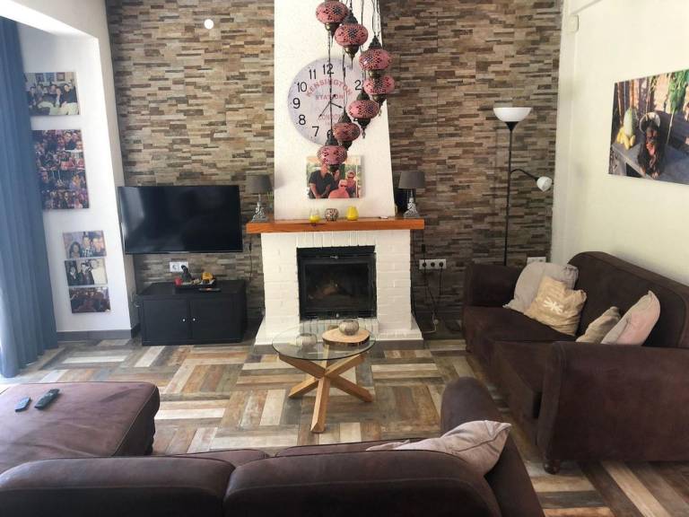 Vacation home with heated pool, patio & grill — photo 5