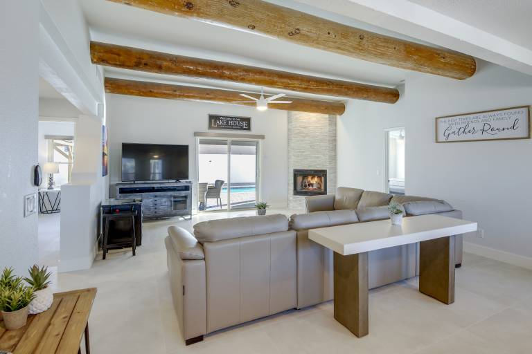 Pet-Friendly Home w/ Hot Tub in Lake Havasu City — photo 4