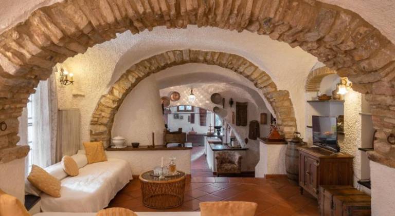 House with 3 rooms for 7 persons in Imperia