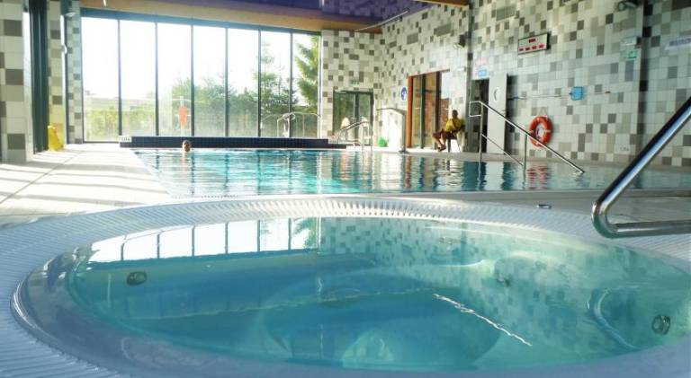 Holiday apartment with hot tub & pool — photo 3