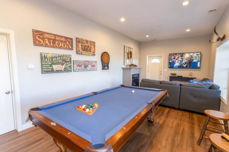 Blue Ridge View Cabin: Hot Tub, Pool Table, Pet-Friendly, Near Blowing Rock & Parkway — photo 5