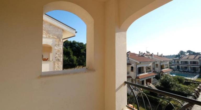 Rental apartment with pool — photo 5