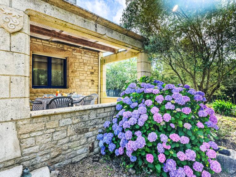 Vacation home with yard & patio — photo 4