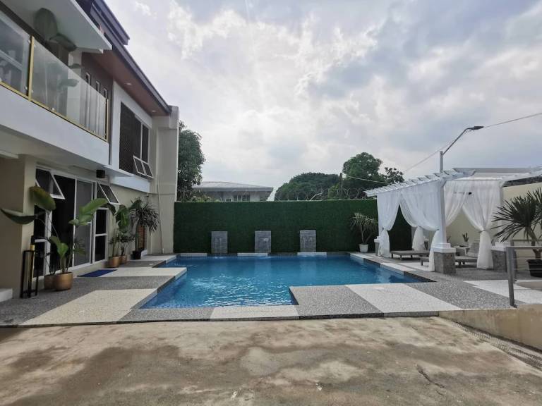 House  Cainta