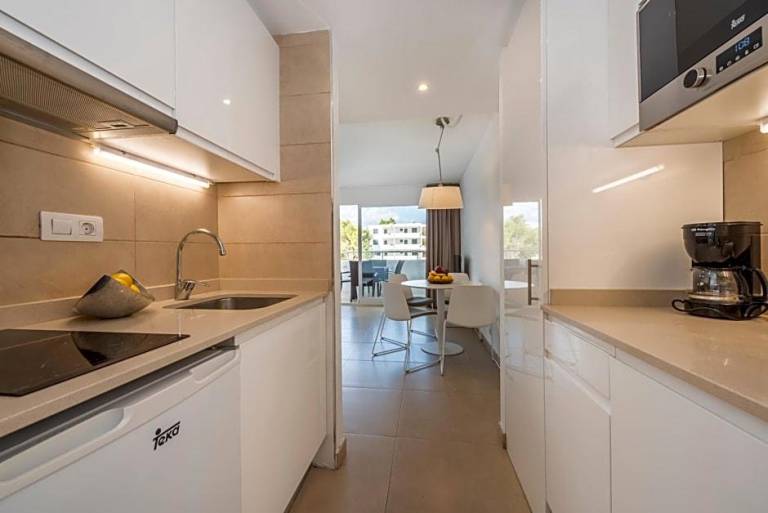 Children-friendly beautiful serviced apartment with pool, barbeque & patio | Beach nearby | Pets allowed — photo 5