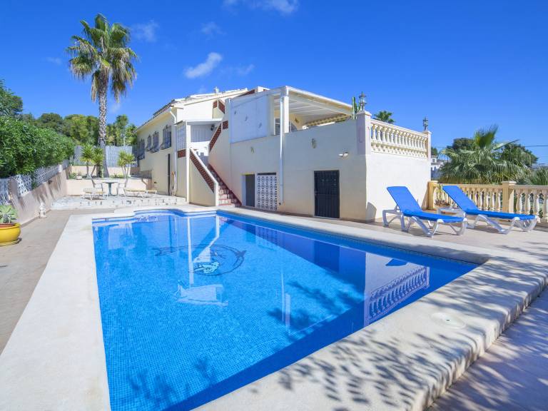 Vacation home with terrace, private pool & yard | Sea view | Beach nearby | Pets allowed — photo 5