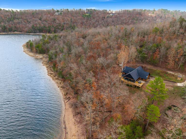 Vacation home with private pool — photo 5