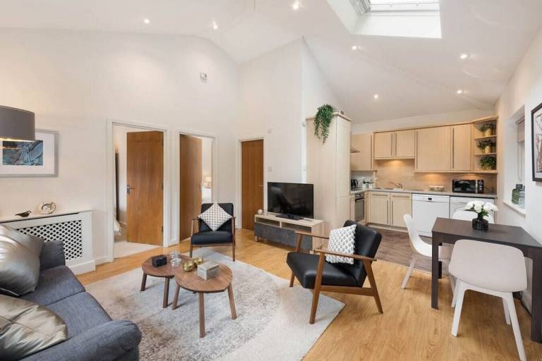 Hus  London Borough of Hammersmith and Fulham