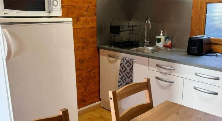 Chalet with yard & terrace — photo 4