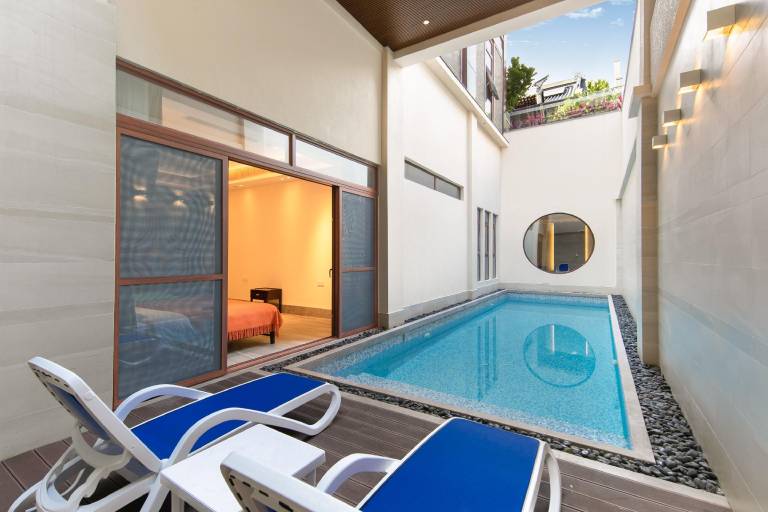 Spacious villa with yard & pool | Suitable for remote work | Pet-friendly — photo 4