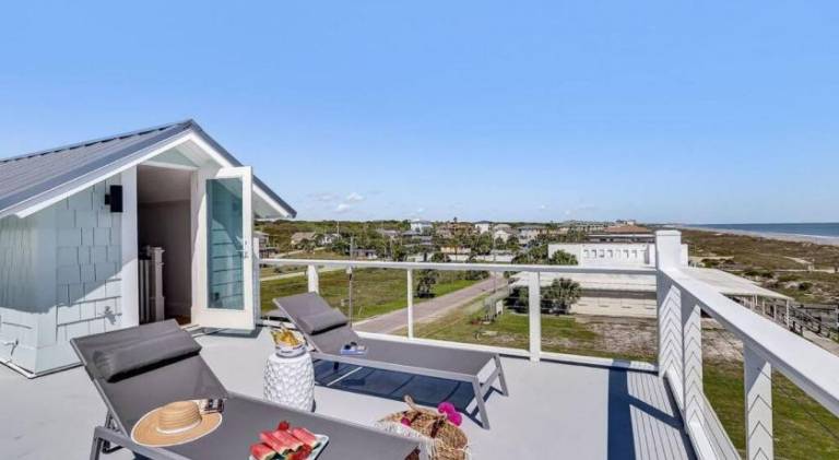 Mermaid Castle - Oceanfront Luxury Beach House - Rooftop Deck — photo 5