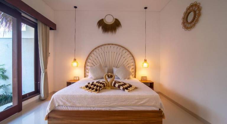 Big villa with pool | Pets are welcome — photo 2
