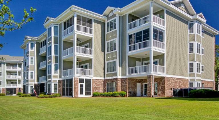 Rental apartment with pool in Myrtle Beach, SC