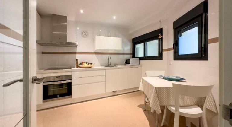 Holiday apartment with pool — photo 4
