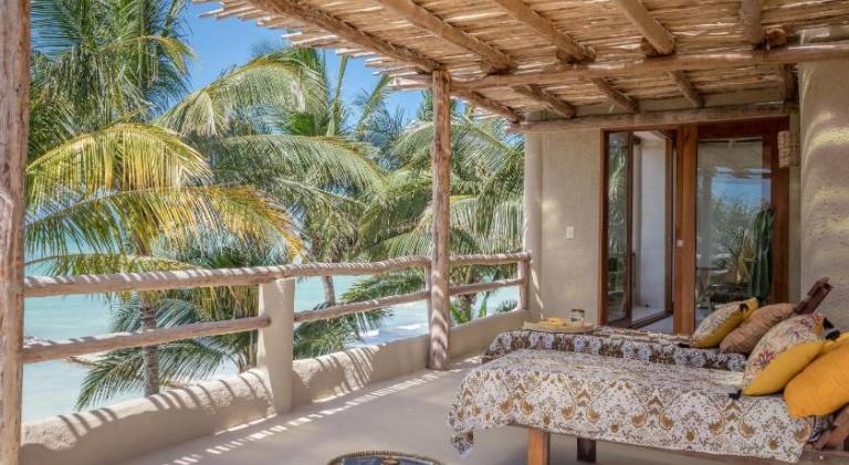 CASA CAT BA Beachfront Boutique Hotel — photo 3