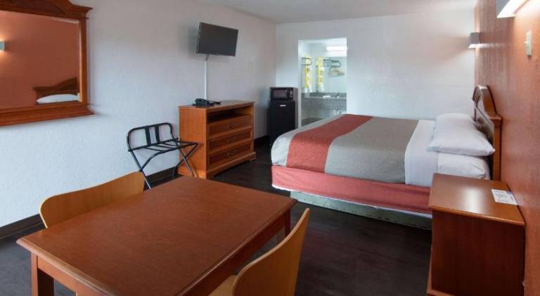 Motel 6 Montgomery, AL - Coliseum — photo 5
