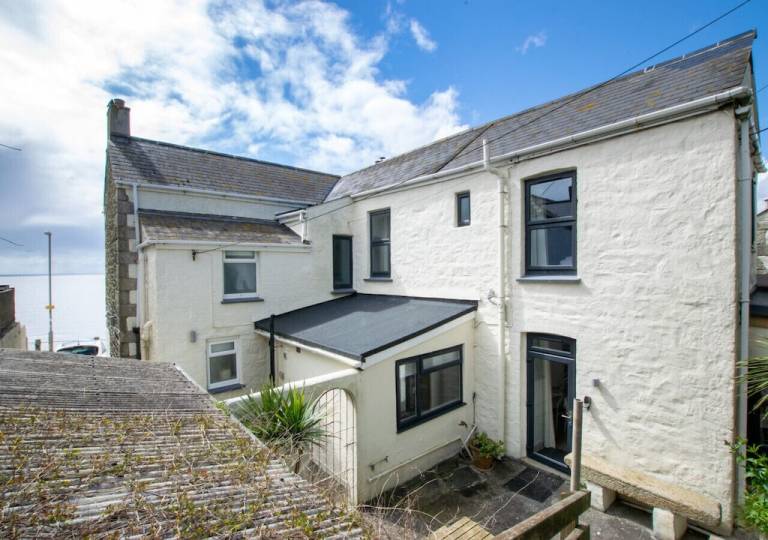 House  Porthleven