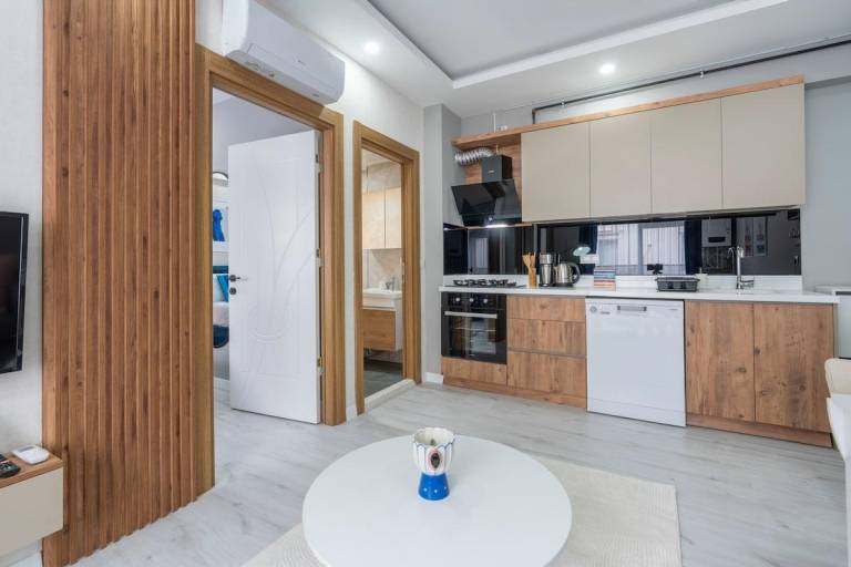 Fully equipped vacation home | Near Hadrian's Gate | Suitable for remote work | Pets are welcome — photo 3