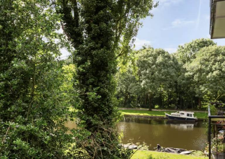 Design Canal side Apartment Erasmuspark