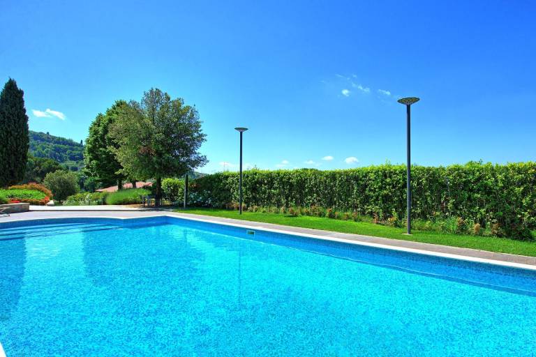 Villa with BBQ, hot tub & private pool — photo 5