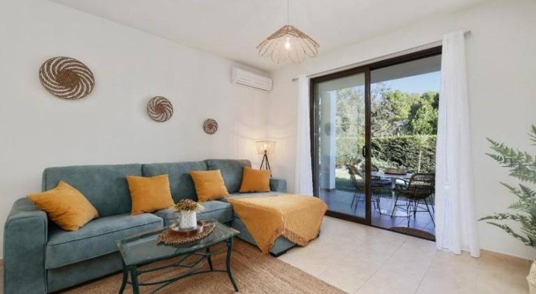 Rental apartment with pool — photo 2