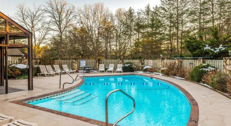 House with hot tub & pool | Dogs allowed — photo 4