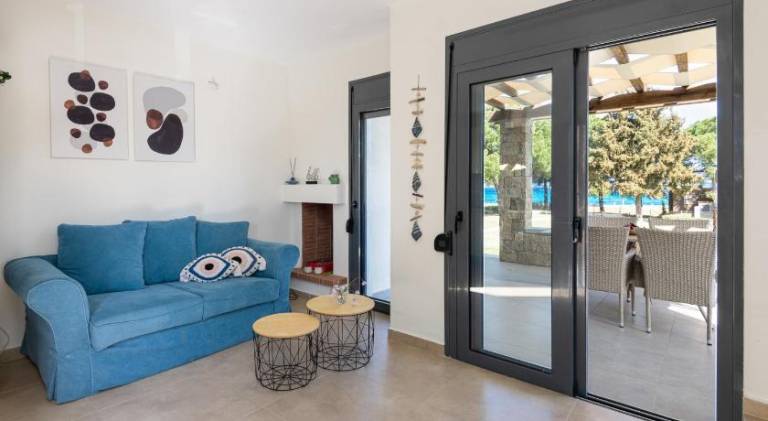 Wonderful vacation home with garden & BBQ | Close to the beach | Pets allowed in Sithonia