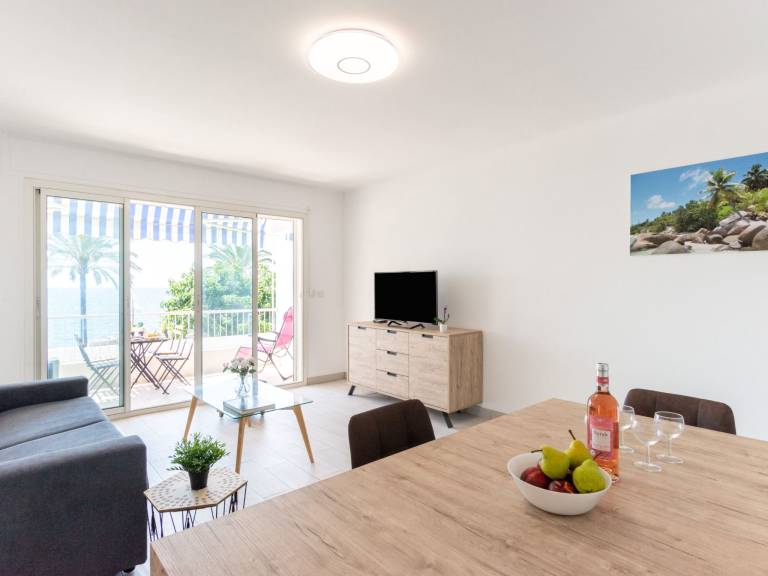 Apartment with patio | Sea view — photo 3