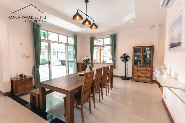 Spacious villa with pool & yard | Pets are welcome — photo 3