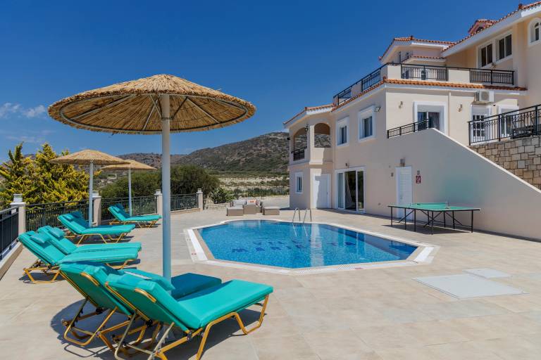 Fully equipped villa with sauna, yard & private pool | Pet-friendly — photo 3