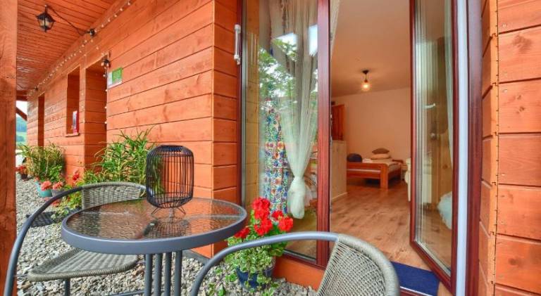 Apartment with garden, barbecue & patio — photo 5