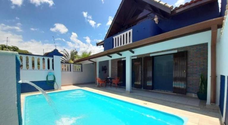 Vacation home with pool — photo 3