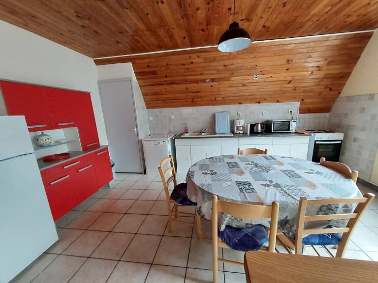 Fully equipped vacation home with grill, terrace & yard | Mountain view | Pets are welcome — photo 4